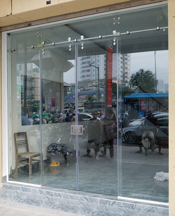 Dịch vụ thi công lắp đặt – sửa chữa – bảo trì bảo dưỡng cửa kính cường lực tại Bắc Ninh. Liên hệ: 0989.341.850